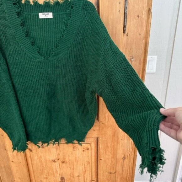 Zenana V-Neck Kelly Green Fringed Edged Sweater Size XL - Picture 7 of 13